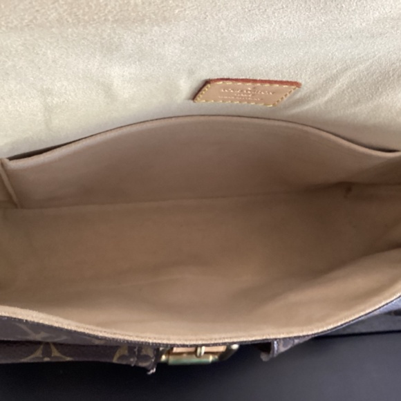 Louis Vuitton Hudson   Extremely Clean - Picture 7 of 9